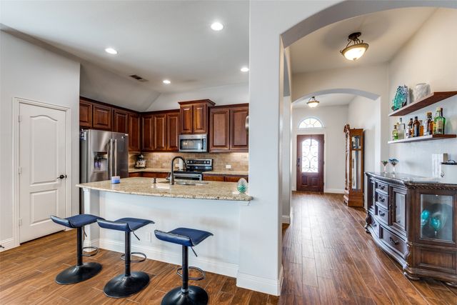 513 Thompson Drive, Van Alstyne, TX 75495