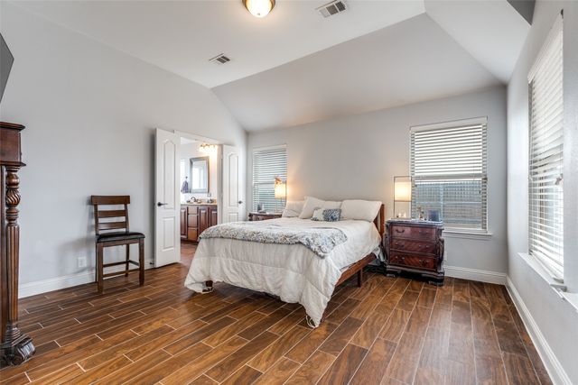 513 Thompson Drive, Van Alstyne, TX 75495