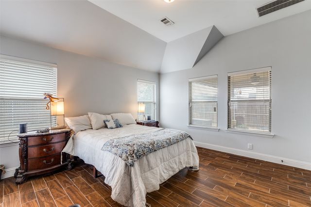 513 Thompson Drive, Van Alstyne, TX 75495