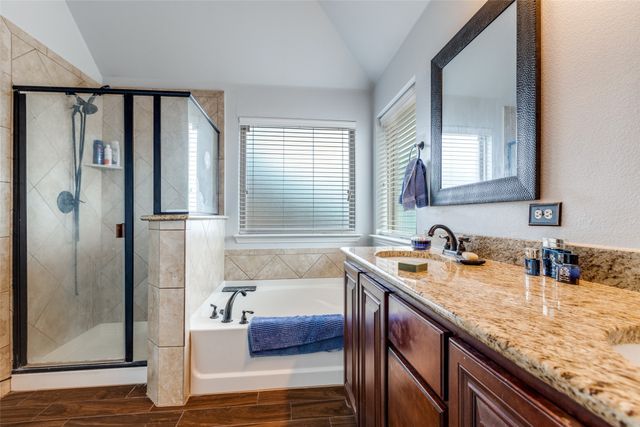 513 Thompson Drive, Van Alstyne, TX 75495