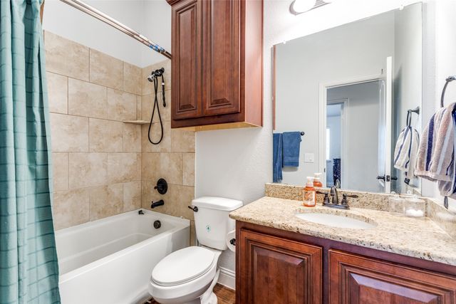 513 Thompson Drive, Van Alstyne, TX 75495