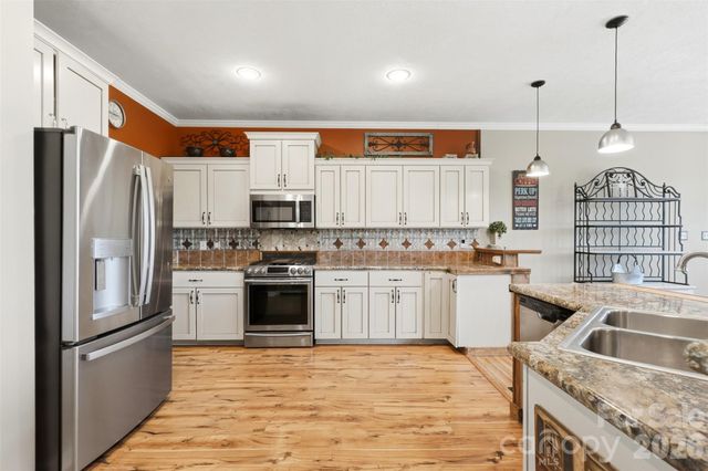 631 Sedona Drive, Nebo, NC 28761