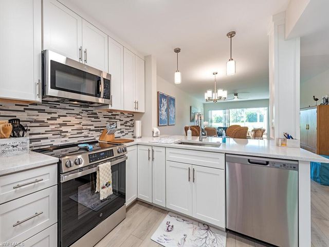 5950 Amherst DR # A106, Naples, FL 34112