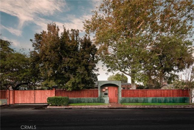 5108 Strohm, North Hollywood, CA 91601