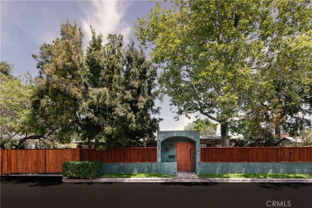 5108 Strohm, North Hollywood, CA 91601