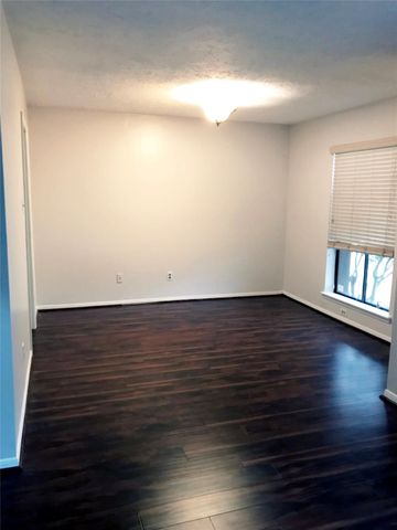 10118 Sageglow Drive, Houston, TX 77089