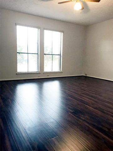 10118 Sageglow Drive, Houston, TX 77089