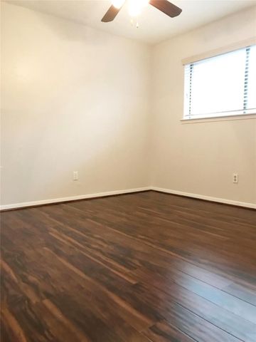 10118 Sageglow Drive, Houston, TX 77089