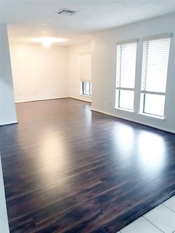 10118 Sageglow Drive, Houston, TX 77089