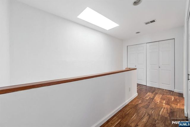 16 Grand Cove Way C16, Edgewater, NJ 07020