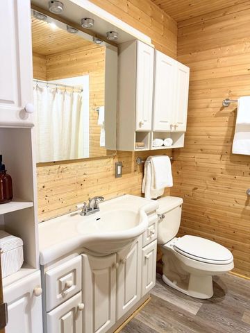 4630 N 80th STREET, Milwaukee, WI 53218