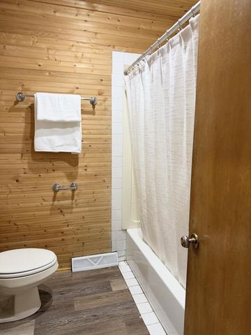 4630 N 80th STREET, Milwaukee, WI 53218