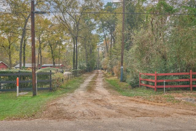 3027 Pine Acres Drive, Conroe, TX 77384