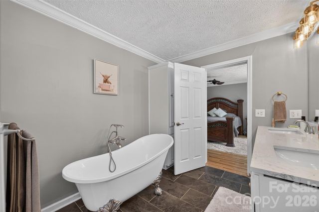 618 Indian Hill Road, Olin, NC 28660