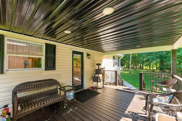 618 Indian Hill Road, Olin, NC 28660