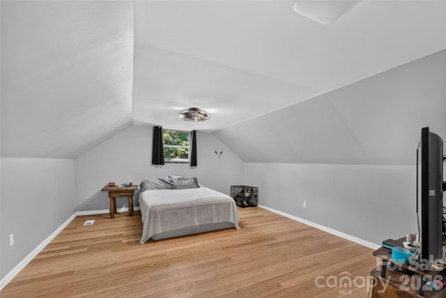 618 Indian Hill Road, Olin, NC 28660