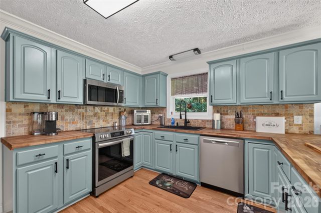 618 Indian Hill Road, Olin, NC 28660