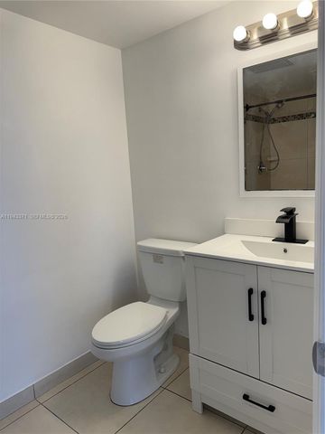 1831 Sabal Palm Drive 403, Davie, FL 33324