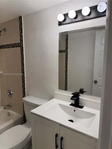 1831 Sabal Palm Drive 403, Davie, FL 33324