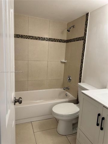 1831 Sabal Palm Drive 403, Davie, FL 33324