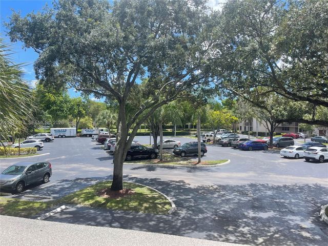 1831 Sabal Palm Drive 403, Davie, FL 33324