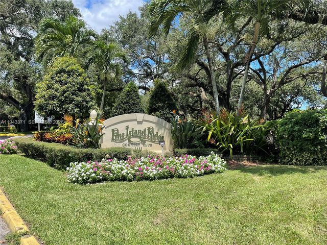 1831 Sabal Palm Drive 403, Davie, FL 33324