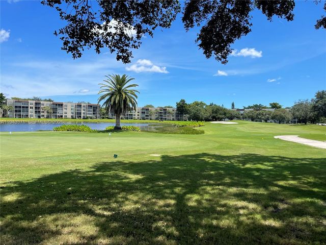 1831 Sabal Palm Drive 403, Davie, FL 33324
