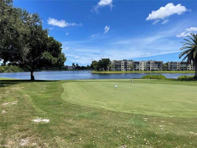 1831 Sabal Palm Drive 403, Davie, FL 33324