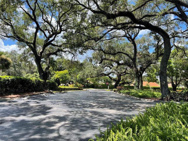 1831 Sabal Palm Drive 403, Davie, FL 33324