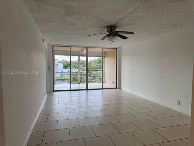 1831 Sabal Palm Drive 403, Davie, FL 33324