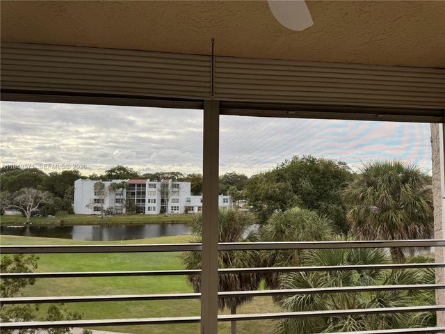 1831 Sabal Palm Drive 403, Davie, FL 33324