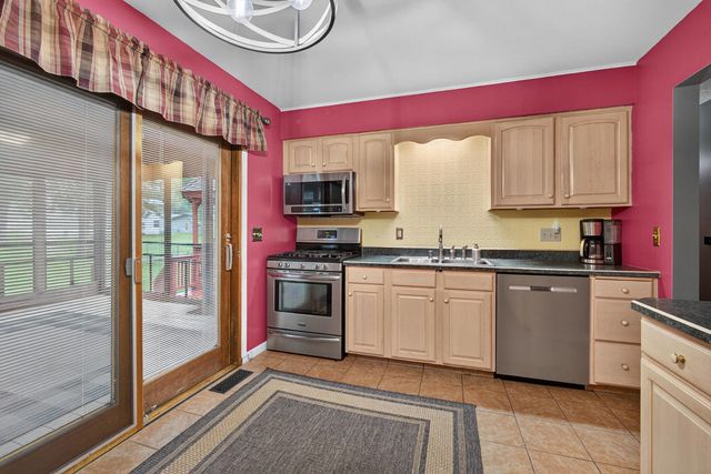 2928 Oxford Drive, Bettendorf, IA 52722