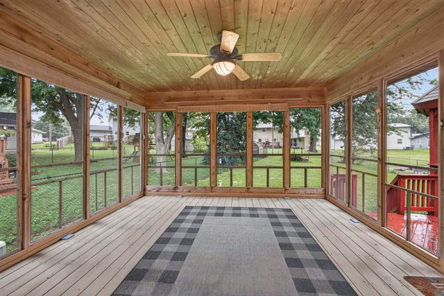 2928 Oxford Drive, Bettendorf, IA 52722