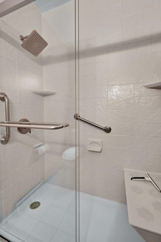 2928 Oxford Drive, Bettendorf, IA 52722