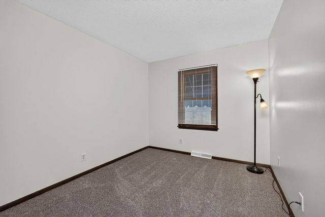 2928 Oxford Drive, Bettendorf, IA 52722