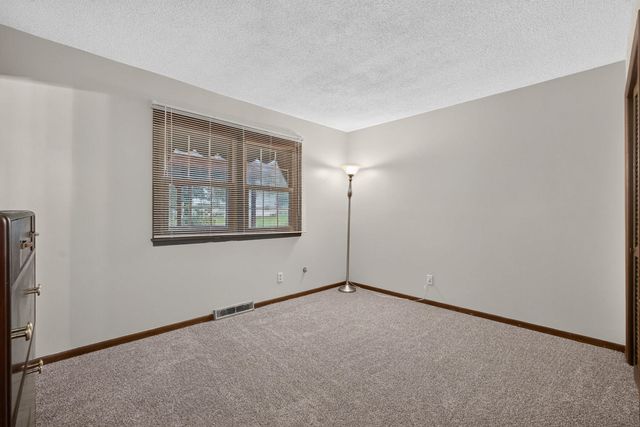 2928 Oxford Drive, Bettendorf, IA 52722