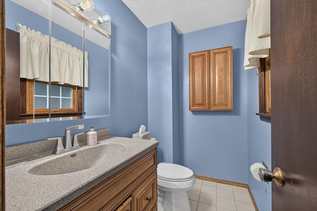 2928 Oxford Drive, Bettendorf, IA 52722