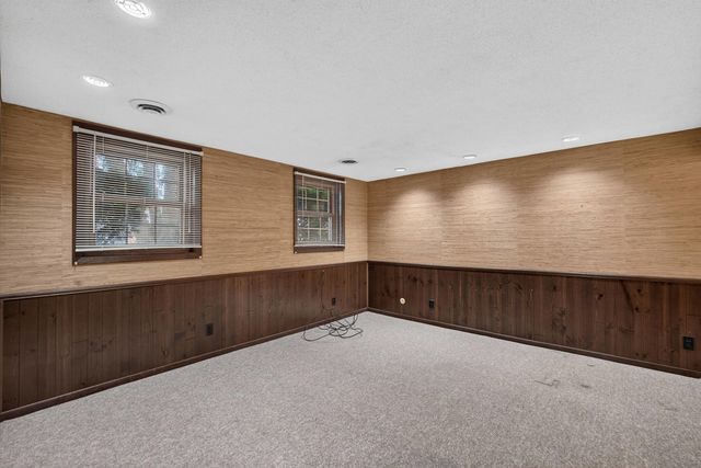 2928 Oxford Drive, Bettendorf, IA 52722