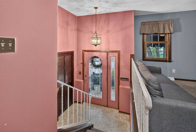 2928 Oxford Drive, Bettendorf, IA 52722