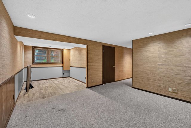 2928 Oxford Drive, Bettendorf, IA 52722