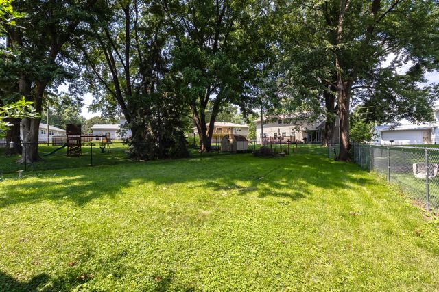 2928 Oxford Drive, Bettendorf, IA 52722