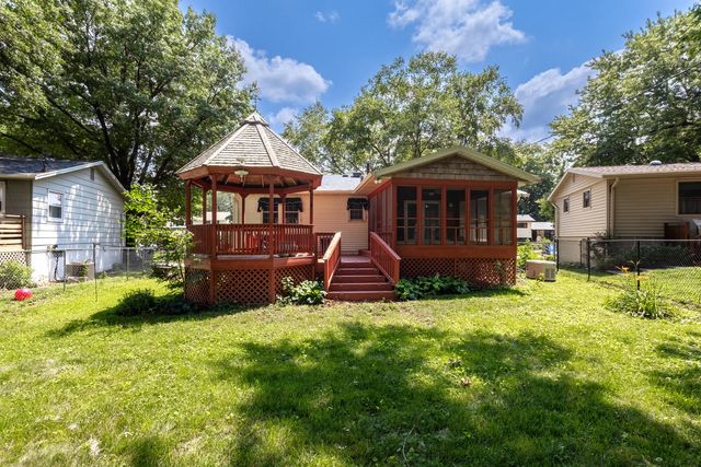2928 Oxford Drive, Bettendorf, IA 52722