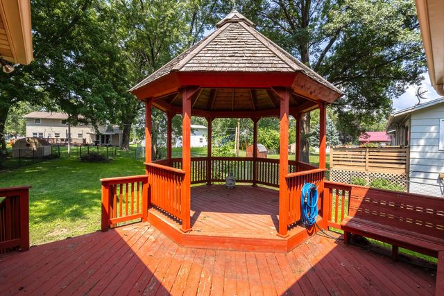 2928 Oxford Drive, Bettendorf, IA 52722