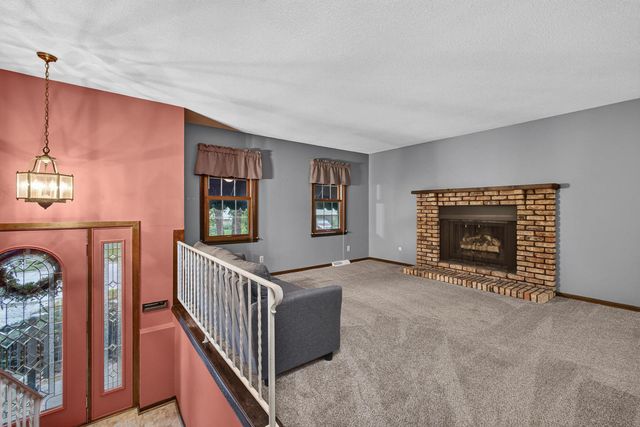 2928 Oxford Drive, Bettendorf, IA 52722