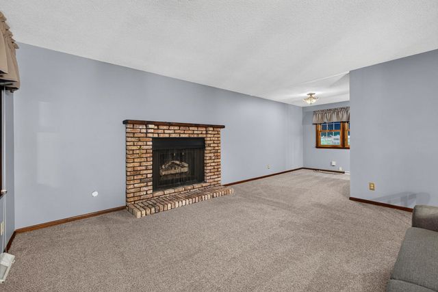 2928 Oxford Drive, Bettendorf, IA 52722