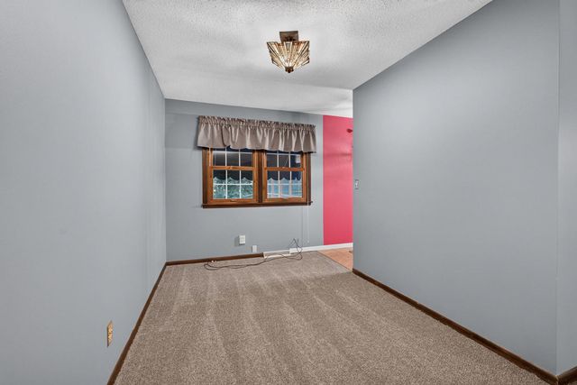 2928 Oxford Drive, Bettendorf, IA 52722