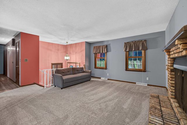 2928 Oxford Drive, Bettendorf, IA 52722