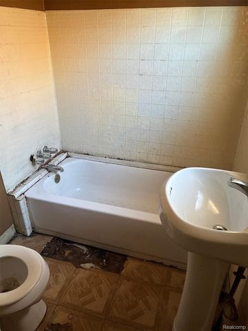 19321 Northrop Street, Detroit, MI 48219