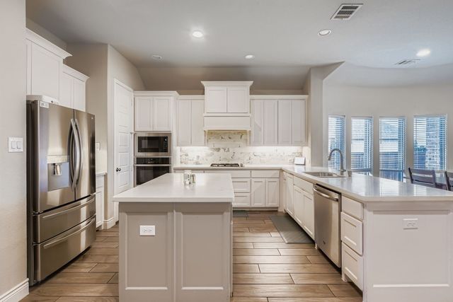 833 Knoxbridge Road, Forney, TX 75126