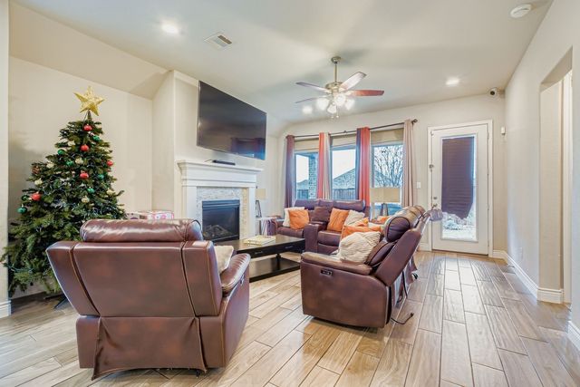 833 Knoxbridge Road, Forney, TX 75126